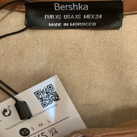 🌹NWT. Bershka Faux Vinyl Dress with belt. Size XS - Picture 6 of 8